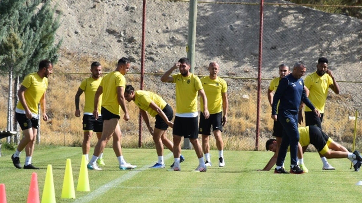Kayserispor 3 Eksikle Çalıştı